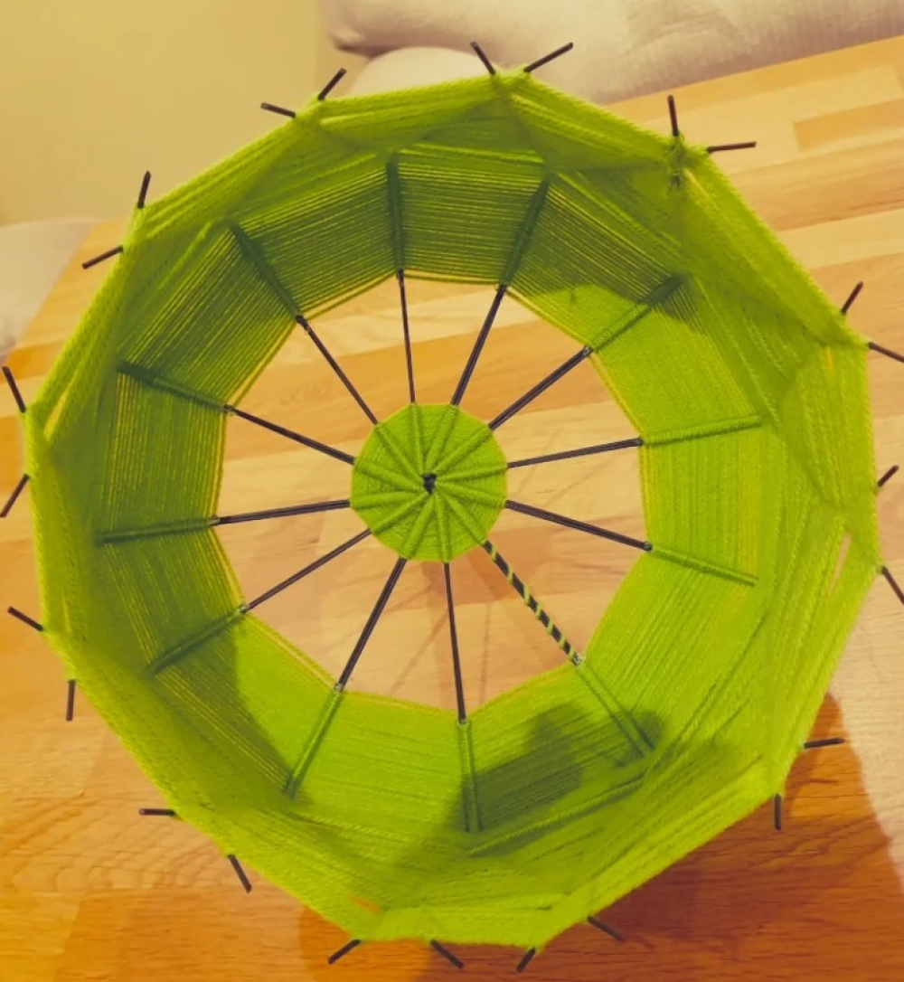 Structurile spider web design în aranjamentele florale